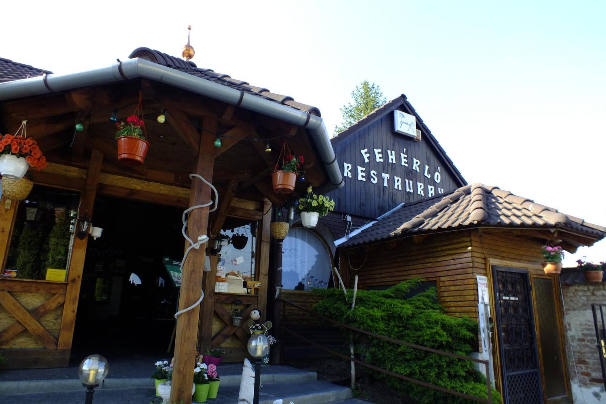 Hotel Fehérló Vendégház&Restaurant Bük Exterior foto