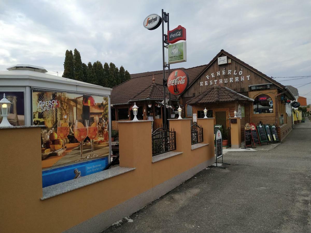 Fehérló Vendégház&Restaurant Bük Exterior foto