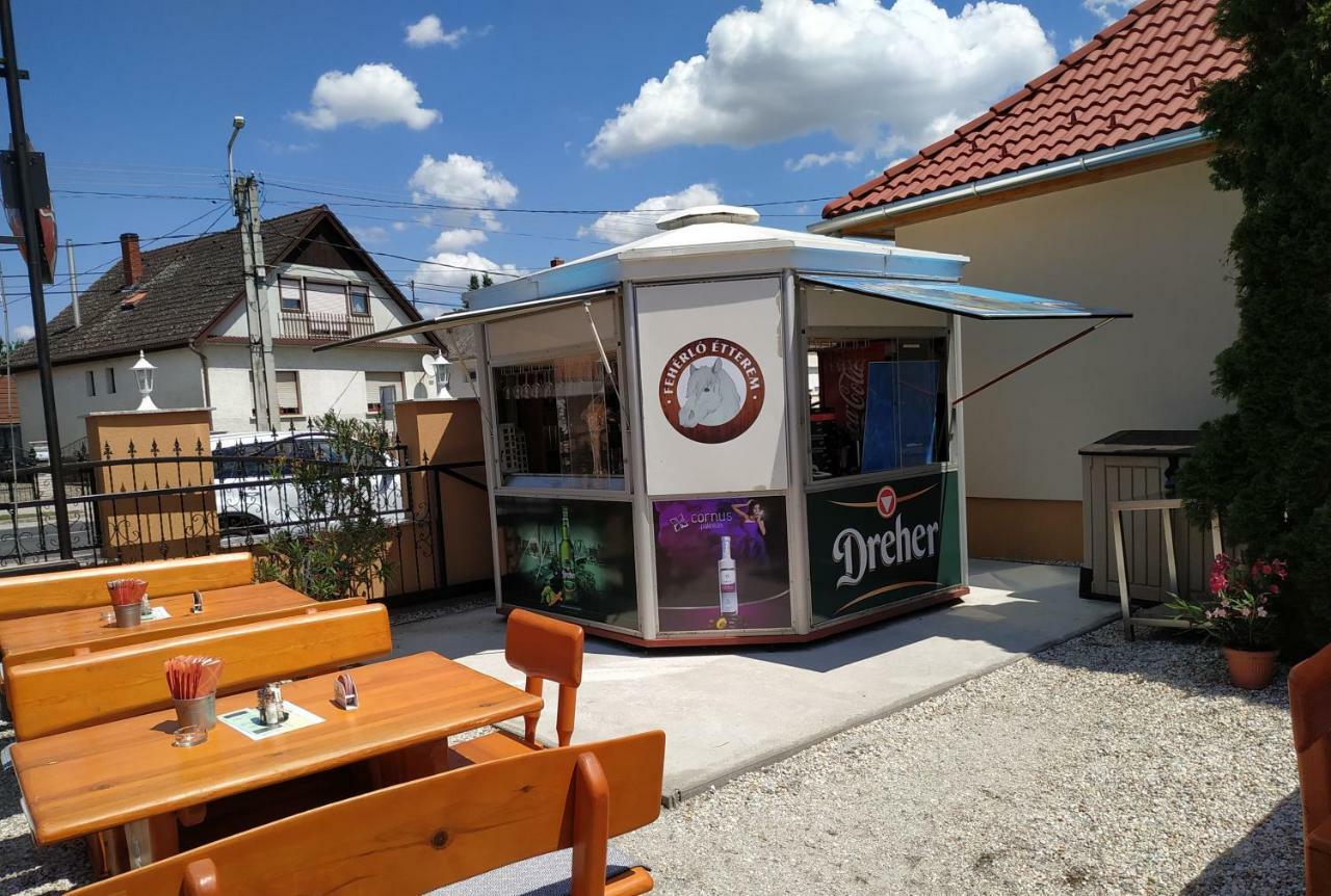 Fehérló Vendégház&Restaurant Bük Exterior foto